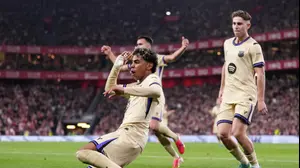 לאמין ימאל שחקן ברצלונה חוגג שער