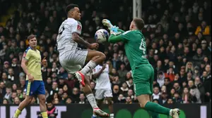 שוער סאות'המפטון דניאל פרץ מול חלוץ פולהאם רודריגו מוניז