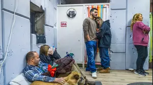 אנשים במקלט,מזכרת בתיה, 8 במרץ 2026