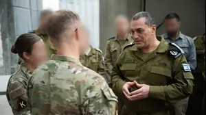 הרמטכ״ל אייל זמיר בסיור באגף הטכנולוגיה והלוגיסטיקה, 13 במרץ 2026