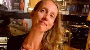 דיווחים בעיראק על חטיפתה של העיתונאית האמריקנית שלי קיטלסון בבגדאד על ידי חמושים.