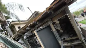 פגיעת רסיסים בקריית שמונה בעקבות מטחים ששוגרו מלבנון, 2.4.2026