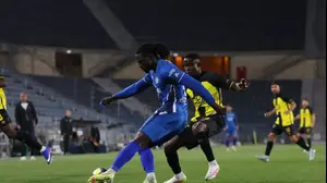 סמביניה שחקן עירוני טבריה לפני בוריס אנו שחקן בית"ר ירושלים