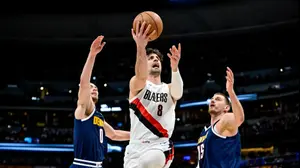 שחקן פורטלנד טריילבלייזרס, דני אבדיה, מול שחקן דנבר נאגטס, ניקולה יוקיץ'