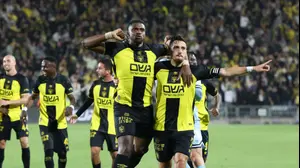 ירדן שועה, בריאן קרבאלי שחקני בית"ר ירושלים חוגגים