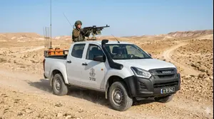 איסוזו דימקס נושא מקלע, לפני תוספת המיגון