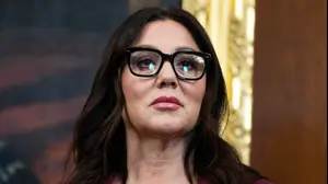 שרת העבודה המתפטרת