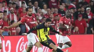 שחקן הפועל באר שבע, אליאל פרץ, מול שחקן בית"ר ירושלים, זיו בן שימול