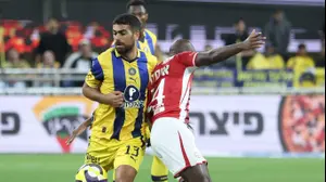 שחקן מכבי תל אביב, רז שלמה