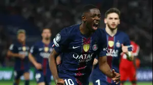 עוסמאן דמבלה שחקן פריז סן ז'רמן חוגג שער