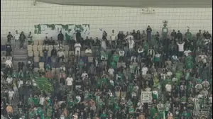 שלט ביציע מכבי חיפה נגד יעקב שחר: "יעקב תשחרר"