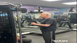 ראש הממשלה בנימין נתניהו מתאמן בחדר כושר