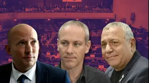 נפתלי בנט, חילי טרופר וגדי איזנקוט