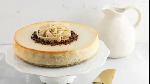 מרקם קטיפתי מטריף ומתיקות אגוזית של חלווה. עוגת גבינה וחלווה