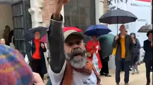 מפגינים פרו פלסטינים מול הביתן הישראלי בוונציה