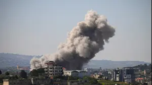 ענן עשן בעקבות תקיפות חיל האוויר, נבטיה דרום לבנון, 7 במאי 2026