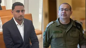 רומן גופמן, אורי אלמקייס