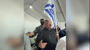 השר לביטחון לאומי, איתמר בן גביר על ספינה מול פעילי המשט לעזה, בנמל אשדוד, 20 במאי 2026