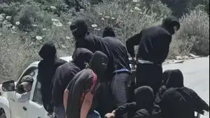 מתנחלים יידו אבנים בכפר חווארה