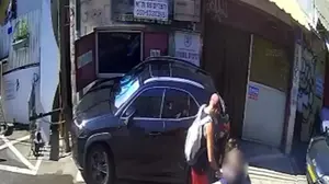 הלכתי ברחוב נצמד אליי גבר ונתקע בי בכתף