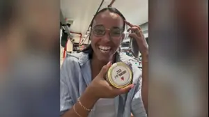 זיו שרמן מ"עללחם" הציע נישואין לזוגתו הדר דרך המכסה של הממרחים