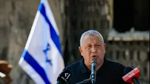 גדי איזנקוט הצגת ועדת חקירה ממלכתית על אירועי שבעה באוקטובר, קיבוץ ניר עוז, 5 באוגוסט 2026