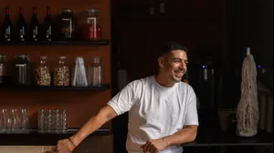 מביא את הצד השובב. שף יוסי שטרית