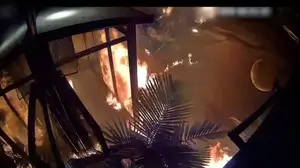 שפכו חומר דליק, הציתו ונמלטו: הושלמה החקירה נגד שני חשודים בהצתת סניף ג'פניקה
