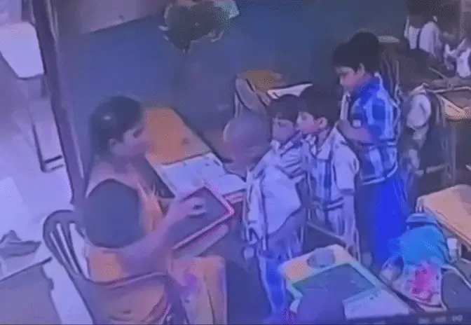 ילד בן 6 בהודו התמוטט ומת לאחר שהמורה הכתה אותו