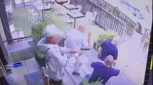 תיעוד הרצח של עבריין בכיר בתחנת דלק