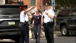 כוחות המשטרה וה-FBI בחיפושים בביתו של יוג'ין הורש החשוד כרוצח סדרתי, פילדלפיה ארה"ב
