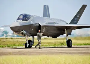 נפלו לידי הסינים? חלקים מסווגים של מטוס ה-F-35 נעלמו בהונג קונג