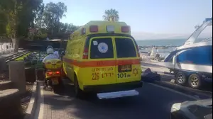 תינוקת בת שנה וחצי שתתה חומר מבעיר פחמים בכנרת; מצבה קשה