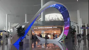 שדה התעופה הזה הפך לעמוס בעולם, והכל בגלל המלחמה במזה"ת