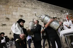 עשרות אלפים חוגגים הקפות שניות בעשרות מוקדים ברחבי הארץ