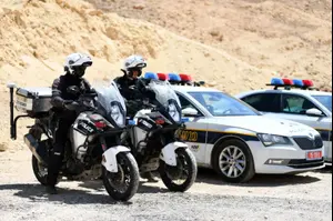 צפו בתיעוד המרדף: רוכב אופנוע בן 18 ניסה להימלט מהשוטרים, ונתפס