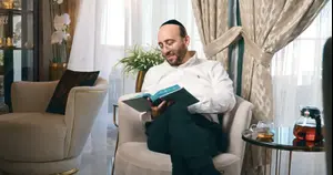 צפו: הזמר החסידי חשף את ההתמודדות הכואבת