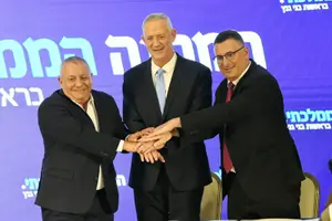 דה ז'ה וו: האם הקוקפיט החדש של גנץ, סער ואיזנקוט יצליח לשחזר את המקור?