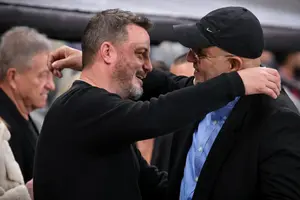 "אמא שלי נכנסה לבית של משה סיני והיה בלאגן גדול, תוהו ובוהו"