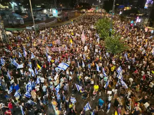 הפגנות ברחבי הארץ בקריאה לשחרור החטופים: "לא נוותר - אנחנו הסיכוי היחיד שלהם"