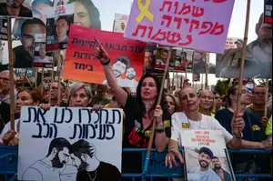 "ראש הממשלה - תהיה אמיץ, אל תפחד שסמוטריץ' ובן גביר יפרקו את הממשלה" | ישיר מהעצרת