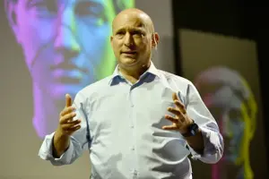 בנט הגיש תלונה במשטרה נגד פעילי רשת פוליטיים שהפיצו את תכני הטלגרם שהודלפו | פרסום ראשון