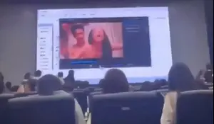 המורה הקרין בטעות פורנו על המסך הענק - ועשוי להיכנס לכלא