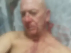 "הרגשתי שהוא עומד להרוג אותי": ארב בכניסה לדירה ותקף את שכנו באכזריות