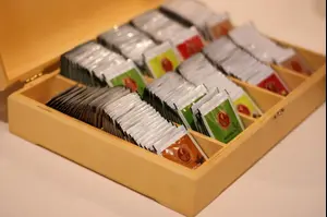 גילה במקרה קופסת תה ישנה בארון - ונדהם מהסכום המטורף שהיא שווה היום