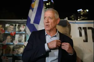 גנץ רומז שיפרוש אם לא יעבור אחוז חסימה? "אני מספיק אחראי לוודא שקולות לא יילכו לאיבוד"