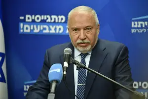ליברמן בישיבת הסיעה על התנהלות הקואליציה: 