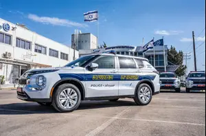 השוטרים לא התייאשו: הקטין נכנס בניידת עם קורקינט - ונתפס עם 