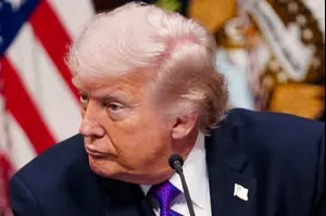 ספר חדש חושף: מאחורי הקלעים של ההחלטה הגורלית - כך טראמפ 