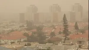 האובך נשאר - אבל יהיה גם גשם: התחזית לשבוע הבא